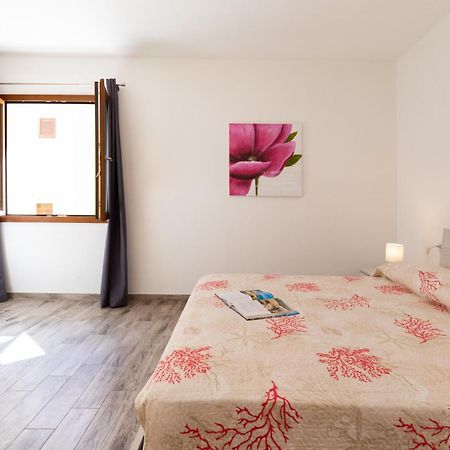 Zaira Home Free Wi-Fi 5 Minuti Dal Lago Liscia Sant'Antonio di Gallura Kültér fotó